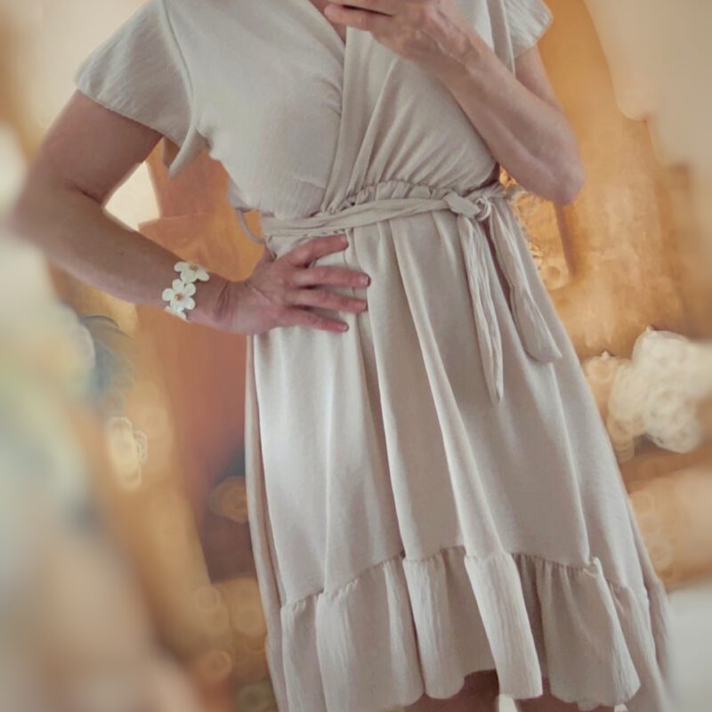 Mandy jurkje beige