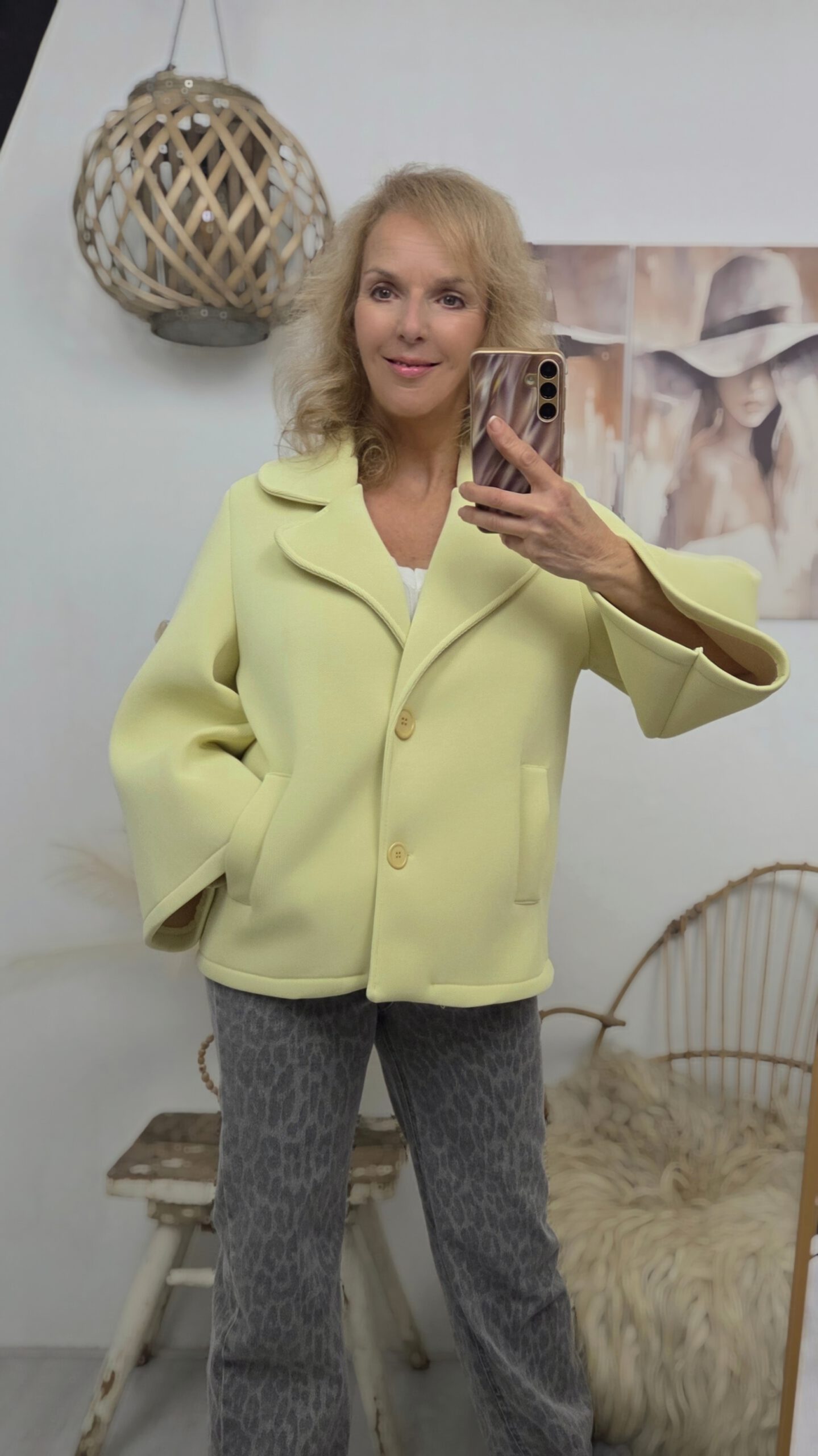 Jasje Maila zachtgeel